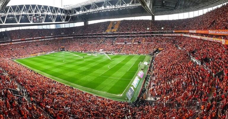 Hakan Çalhanoğlundan Galatasaraya kalpli yanıt