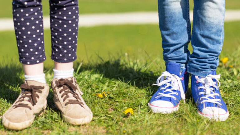 Yanlış ayakkabı çocuğun ayak sağlığını bozabilir