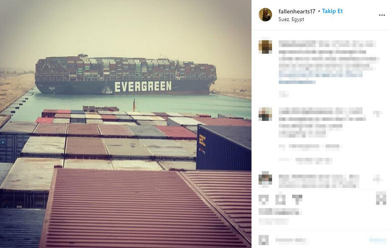 Süveyş Kanalında gemi karaya oturdu Dünya ticaret yolu durdu