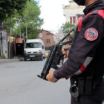 Giriş Çıkışlar Tutuldu, Didik Didik Arandı